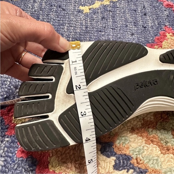 Black and White Women's Toe Shoes - Picture 9 of 9